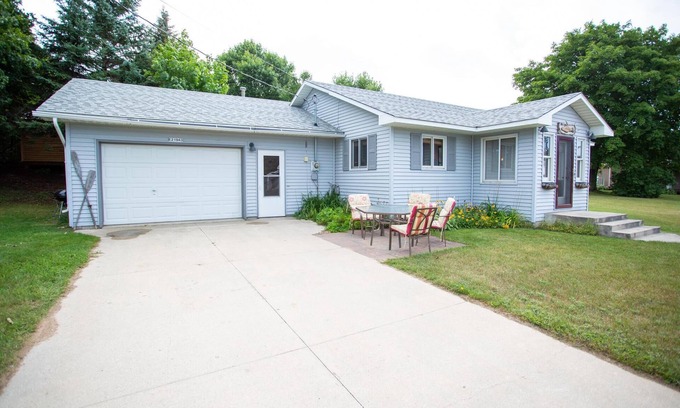 Grand Marais Maison | Carter's Cottage - 2BR/2BA cottage in Grand Marais walking distance to downtown
