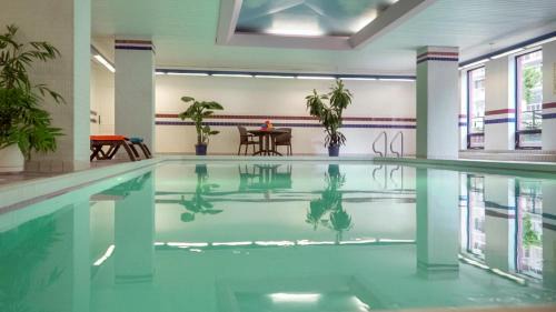 Golden Triangle Hôtel | Cartier Place Suite Hotel