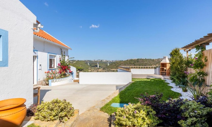 Mafra Villa | Carvoeira Surf & Family Villa