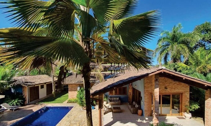 Itamambuca Maison | Casa Para Famílias com Quadra de Futebol, Piscina e há Poucos Metros da Praia