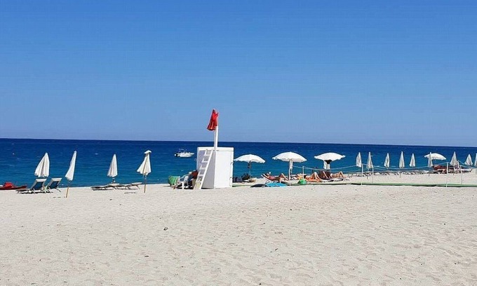 Santa Caterina Dello Ionio Marina Maison | Casa Iorana D: A characteristic and welcoming apartment located right on the beach, with Free WI-FI.