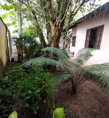Parque Santo Antonio Maison | Casa 2 qtos, sendo suíte com cama Queen ar condicionado