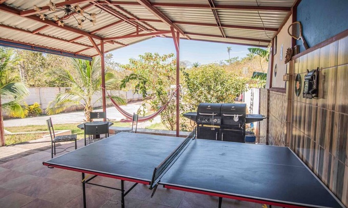 Tarcoles Maison | Casa, 5 dormitorios, piscina, rancho, cocina, minibar, pingpong, 14 personas