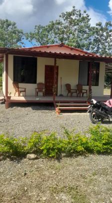 Parrita Maison | Casa a solo 20 minutos aproximadamente de Manuel Antonio Beach y a 10 minutos aproximadamente del centro de Quepos