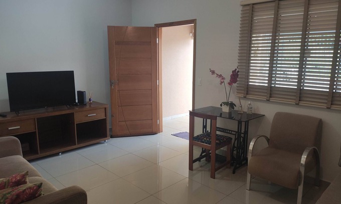 Londrina Maison | Casa Aconchegante I - Perto da UEL e shopping.