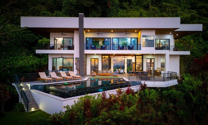 Uvita Maison | Villa de 4 chambres à coucher avec vue sur l'océan à couper le souffle