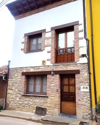 Intriago Maison | CASA ANGELITA INTRIAGO CANGAS DE ONis