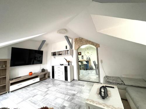Saalfeld-Saale Appartement | Casa Antic Große Moderne 45qm wohnung im Zentrum Am Bahnhof Kostenloses WLAN