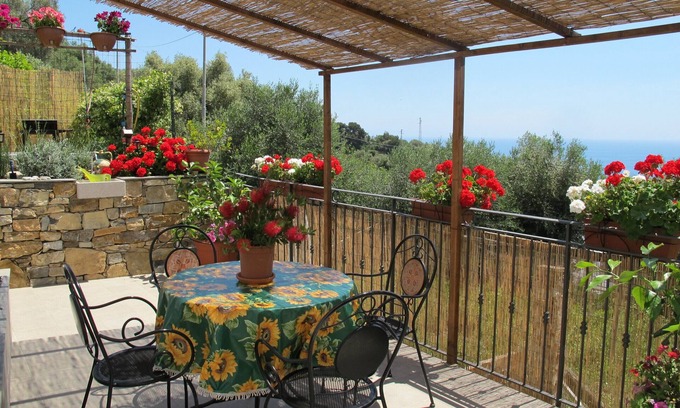 Terzorio Maison | Studio CASA ANTONELLA à la campagne dans Terzorio avec terrasse vue mer.