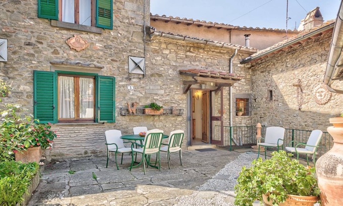 Cortona Old Town Maison | Casa Bacco - private house with a remarkable garden in the centre of Cortona