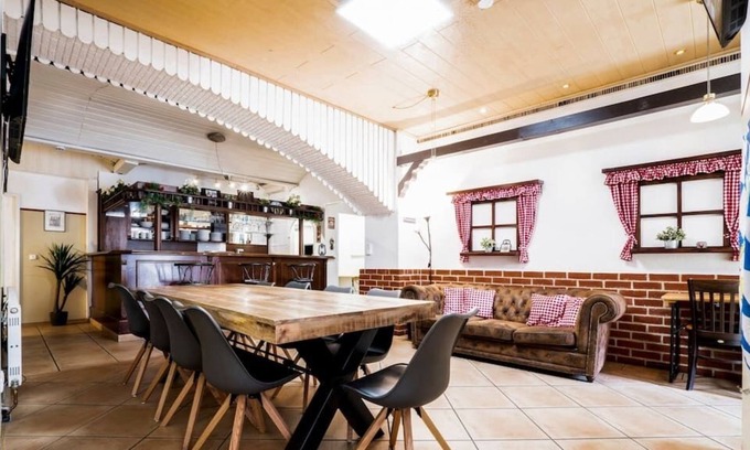 Echarding Maison | BAR Casa BARvaria ※ Incroyable 8BR ※ ÉNORME ※ Avec un BAR ※ 300 m²