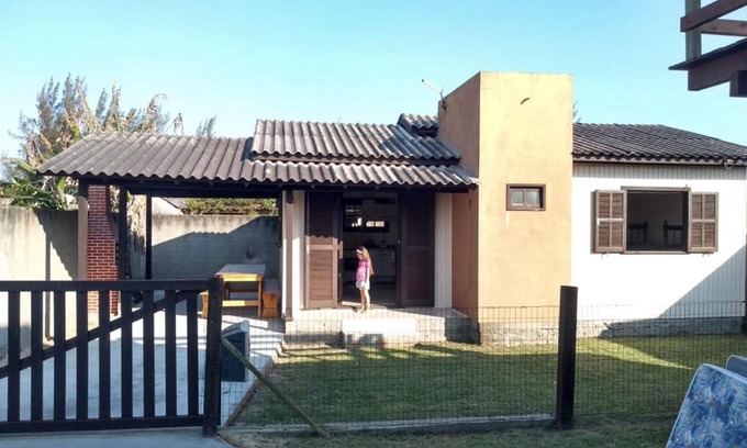 Balneario Arroio do Silva Maison | Casa bege Bal Arroio do Silva com internet