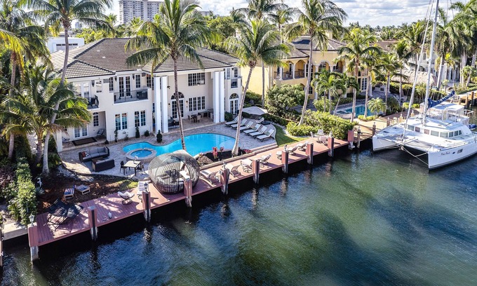 Seven Isles Maison | Casa Bella-Vita Luxurious Waterfront Living