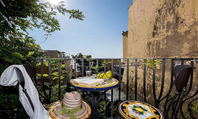 Positano City Centre Maison | Casa Bettina: Une vieille maison caractéristique sur un étage.
