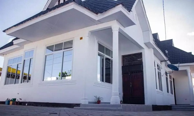 Iringa Maison | Casa Blanche: B&B Apartments Room 1 - 1 Guest