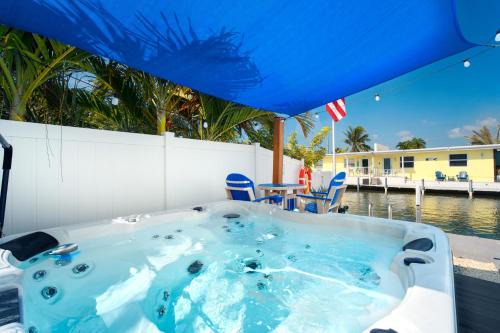 Little Venice Maison | Casa Blue Pelican.