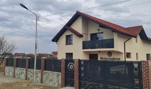 Tirgu Jiu Maison | Casa Brâncușiana