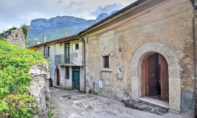 Sicignano degli Alburni Maison | Casa Candia: Une maison indépendante caractéristique et accueillante de deux étages située au cœur du parc national du Cilento.