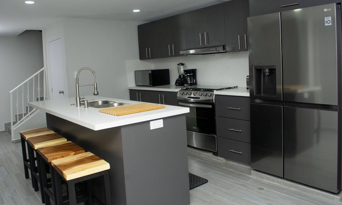 Cali Maison | CASA CALI - SLEEPS UP TO 16 GUESTS