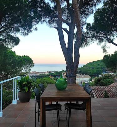Premia de Dalt Appartement | Casa Can Bellavista Barcelona town house