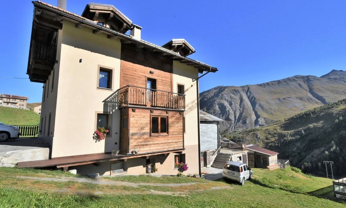 Sant'Anna Appartement | Casa Cantoni by Interhome