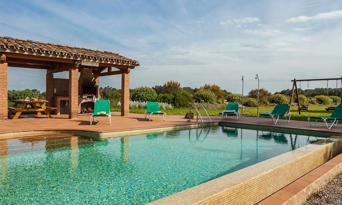 Galliners Villa | Casa Castelot est située dans un cadre magnifique et paisible à 20 km de la plage