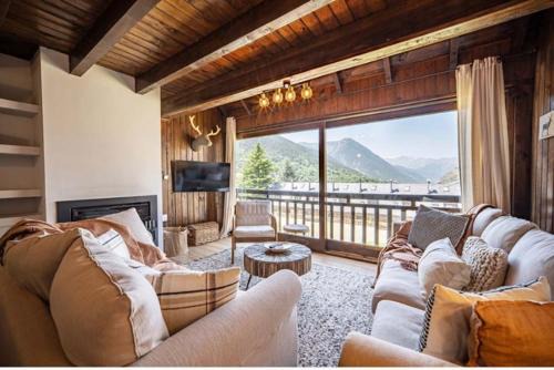 Pujo Chalet De Ski | Casa Catania-Acogedora casa con impresionantes vistas-Fibra Optica