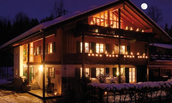 Tiefenbach Appartement | Casa Claudia - die schöne 4-Sterne-Fewo - im Sommer Bergbahntickets inclusive