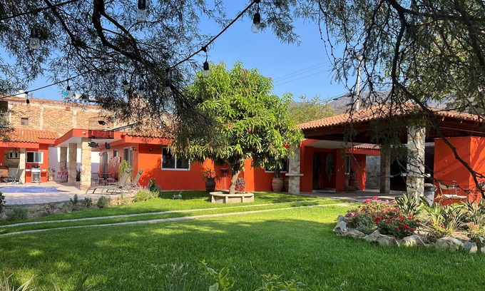 Los Sabinos Maison | Casa Colorado - Casa Del Angel Feliz - 3-bed house with pool in Ajijic West.