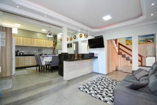 Alto Ribeirao Leste Maison | Casa com Piscina no Ribeirão da Ilha - SDI013