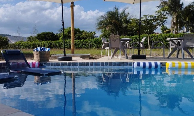 Bonito Maison | Casa com piscina, privativa, diarista, em condomínio, Bonito-Pe
