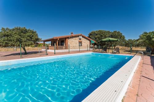 Valverde de Merida Chalet De Ski | Casa con piscina Jailás