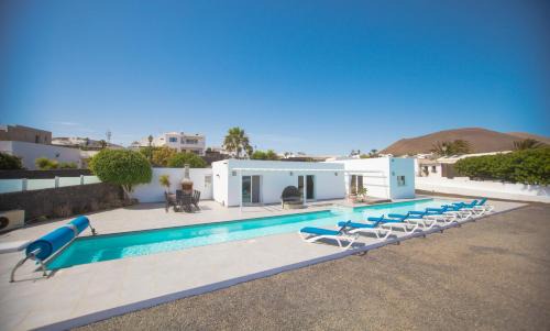 Conil Maison | Casa Conil with a private 25 meter heated pool