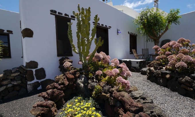 Guatiza Maison | CASA CONSULTORIO, maison de campagne dans une nature unique.