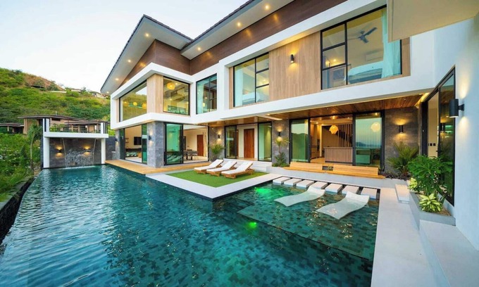 Santa Barbara Maison | Casa Crystal is a Stylish ocean-view home for 12 Private pool Perfect for families & groups