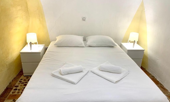 Perales de Tajuna Maison | Casa Cueva Castillo