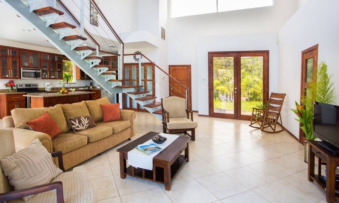 Parrita Maison | CRT - Casa De Fox - Grande maison dans la forêt tropicale avec Wi-Fi