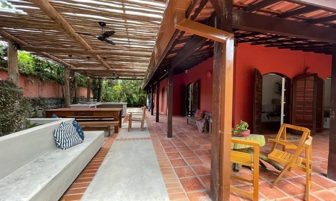 Sao Sebastiao Maison | Casa da Vovó - condominium next to the beach (20m)