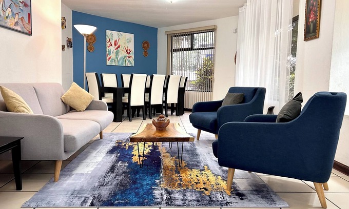 Alajuela Maison | Casa Dali - Close to SJO Airport & INCAE - King bed, fast wifi