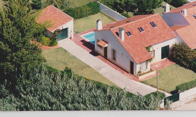 Colares Maison | Casa de Colares - Pool and Private Garden