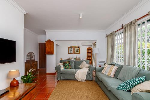 Banzao Maison | Casa de Colares - Sintra Beach Pool Surf Getaway Work and Play