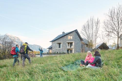 Sandinies Maison | Casa de la paz en el Valle de Tena