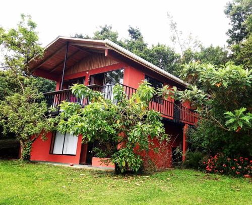 Quebrada Grande Chalet De Ski | Casa de Montaña Tica Linda