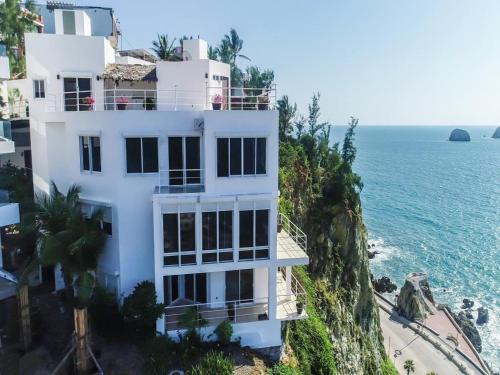 Balcones de Loma Linda Maison | Casa de Playa frente al Malecón