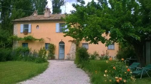 San Lorenzo in Campo Maison | casa dei ciliegi Appartamento primo piano con spazio verde esclusivo