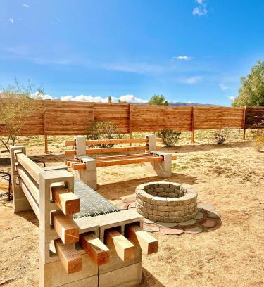 Joshua Tree Maison | Casa Del Desierto - Panoramic Views - Pet Friendly - Fire Pit