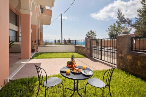 Corfu Town Maison | Casa del Mar-Mon Repo Beachfront Apt near Airport