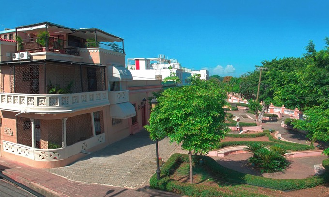Zona Colonial Maison | Casa Del Sol est une maison de maître située au cœur de la zone coloniale.