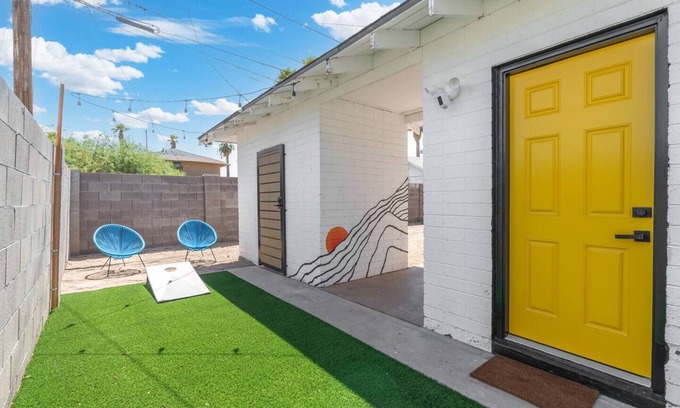 Garfield Appartement | Dwntwn PHX 1 King Bed, yard oasis 8 mins 2 airport