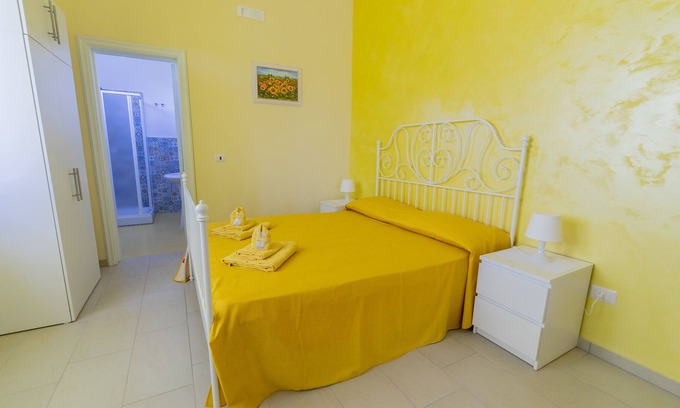 Rodio Maison | Casa Di Bello Yellow Studio Appartement